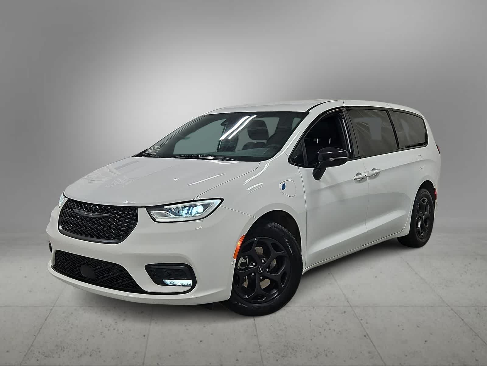 2024 Chrysler Pacifica PHEV Select