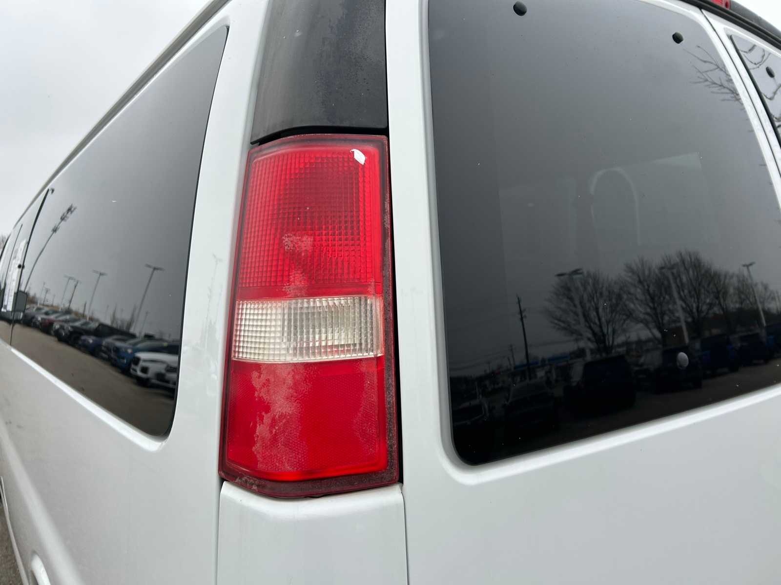 Thumbnail: 2016 Chevrolet Express - 28