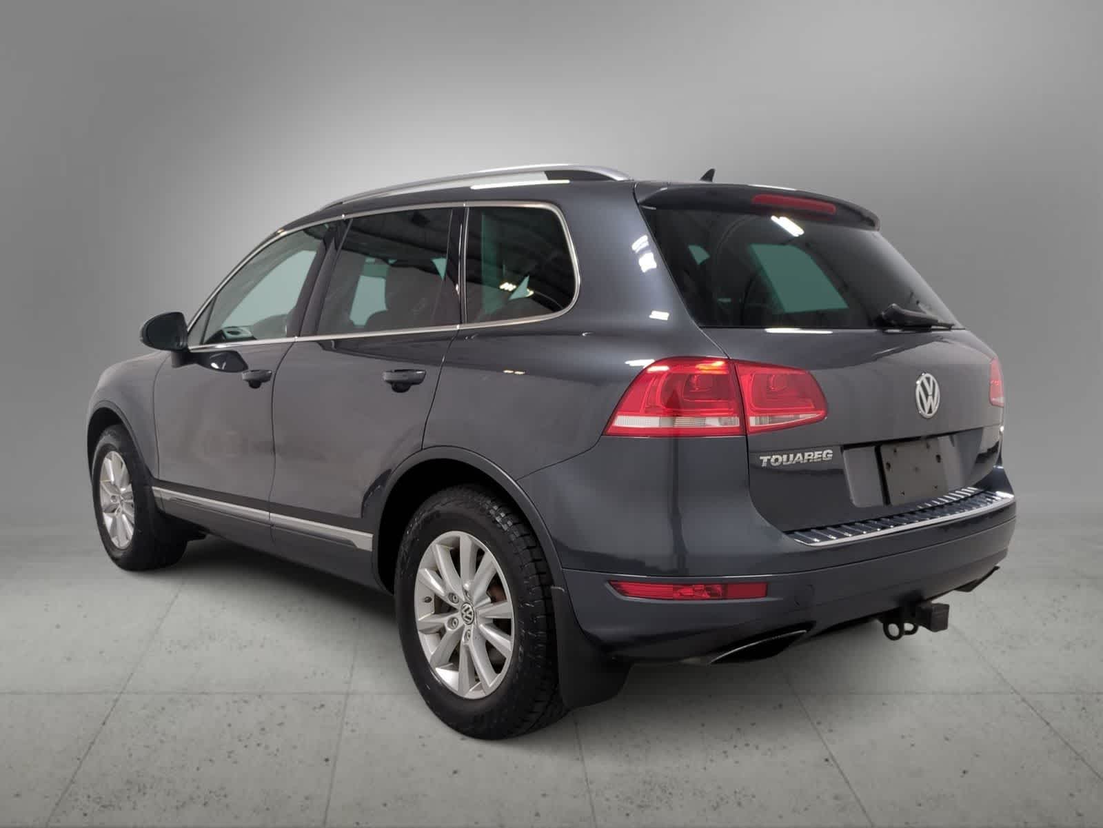 Thumbnail: 2014 Volkswagen Touareg - 6
