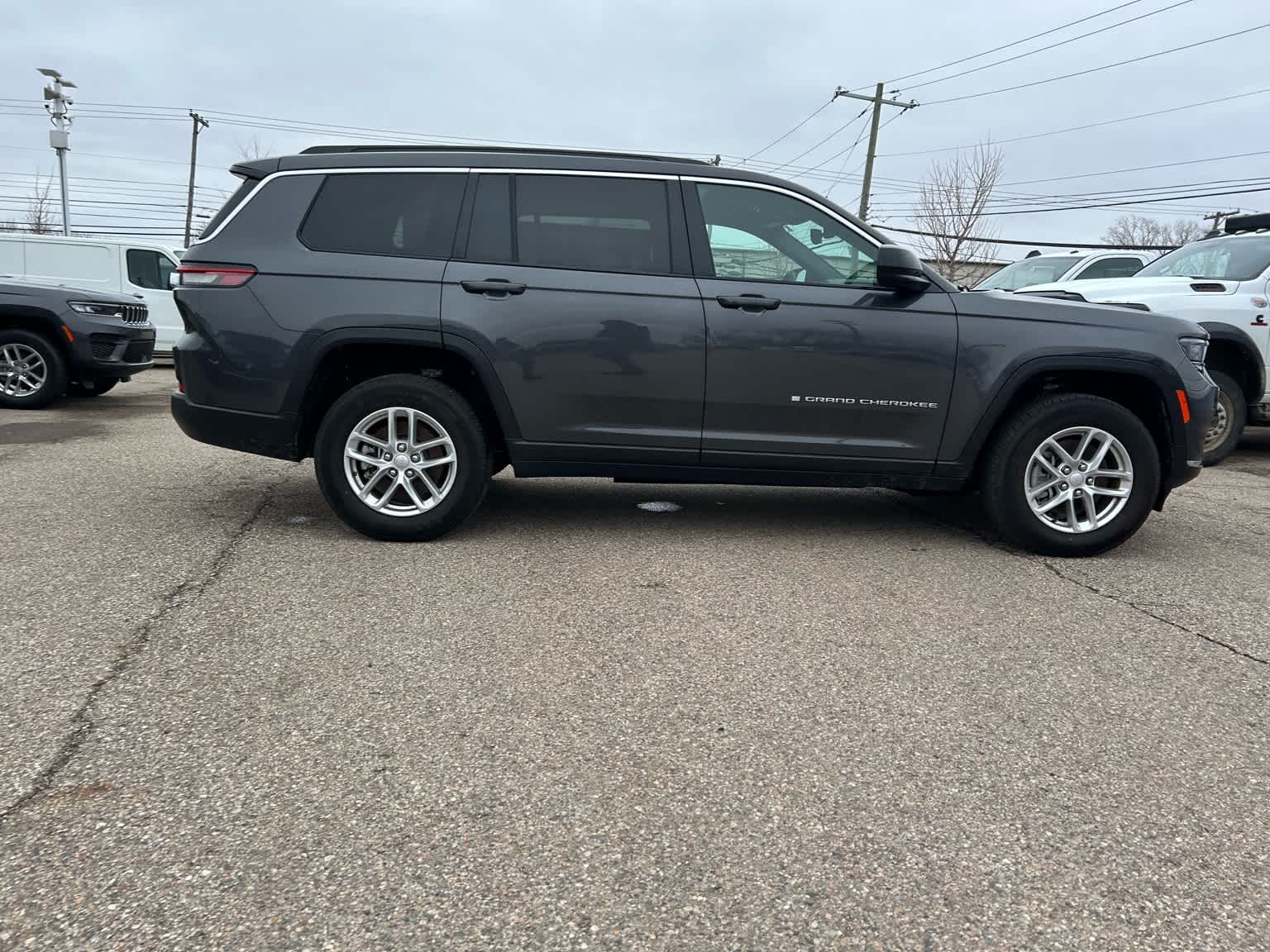 Thumbnail: 2024 Jeep Grand Cherokee L - 18