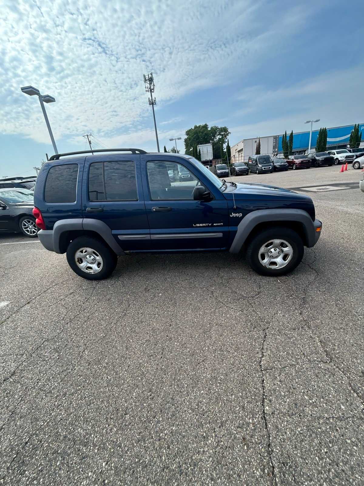 Thumbnail: 2002 Jeep Liberty - 12