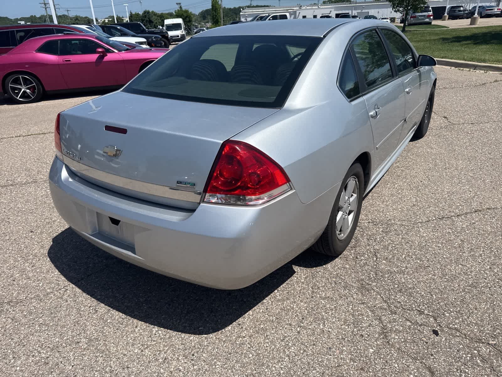 Thumbnail: 2011 Chevrolet Impala - 16
