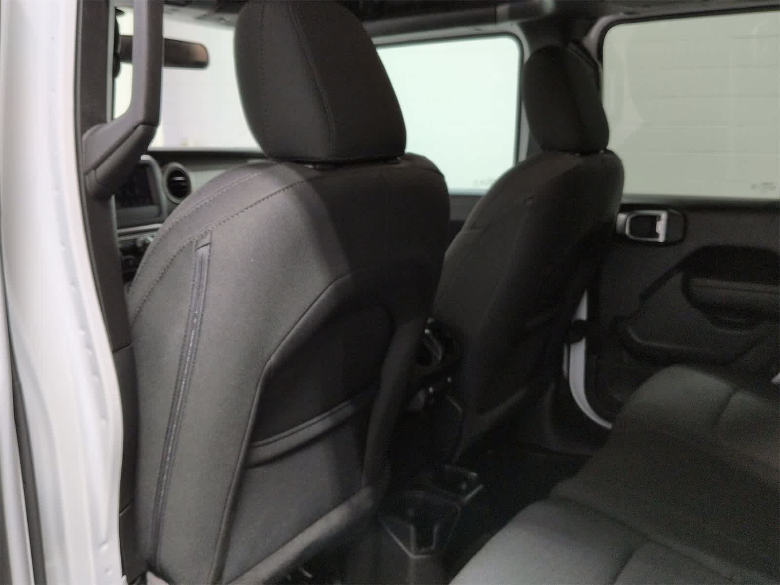 Thumbnail: 2022 Jeep Wrangler - 18