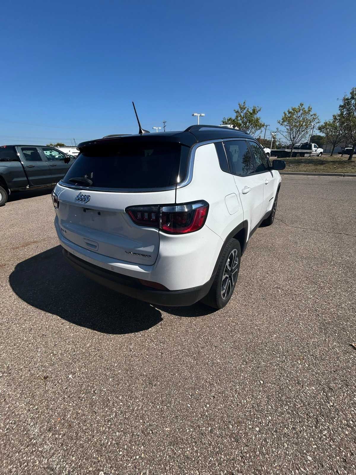 Thumbnail: 2022 Jeep Compass - 18