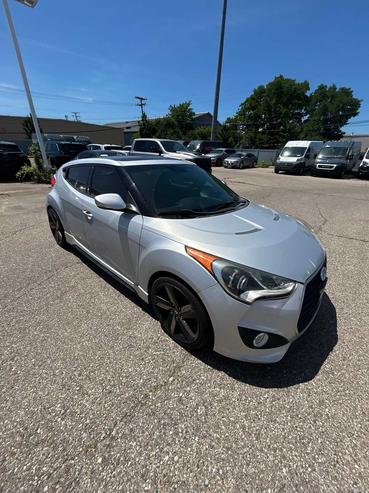 Thumbnail: 2015 Hyundai Veloster - 9