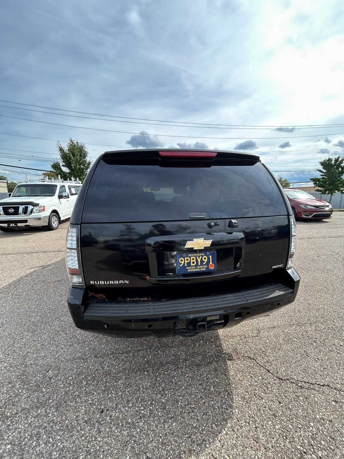 Thumbnail: 2011 Chevrolet Suburban - 22