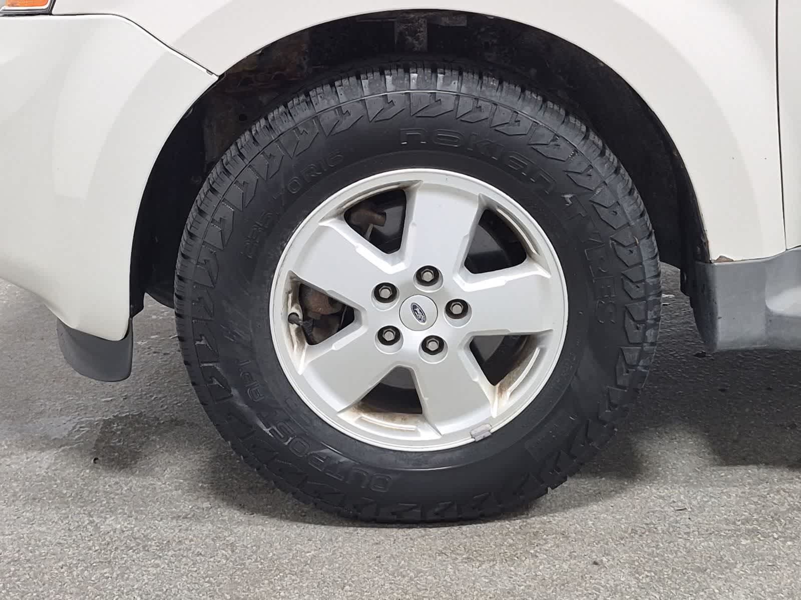 Thumbnail: 2011 Ford Escape - 20