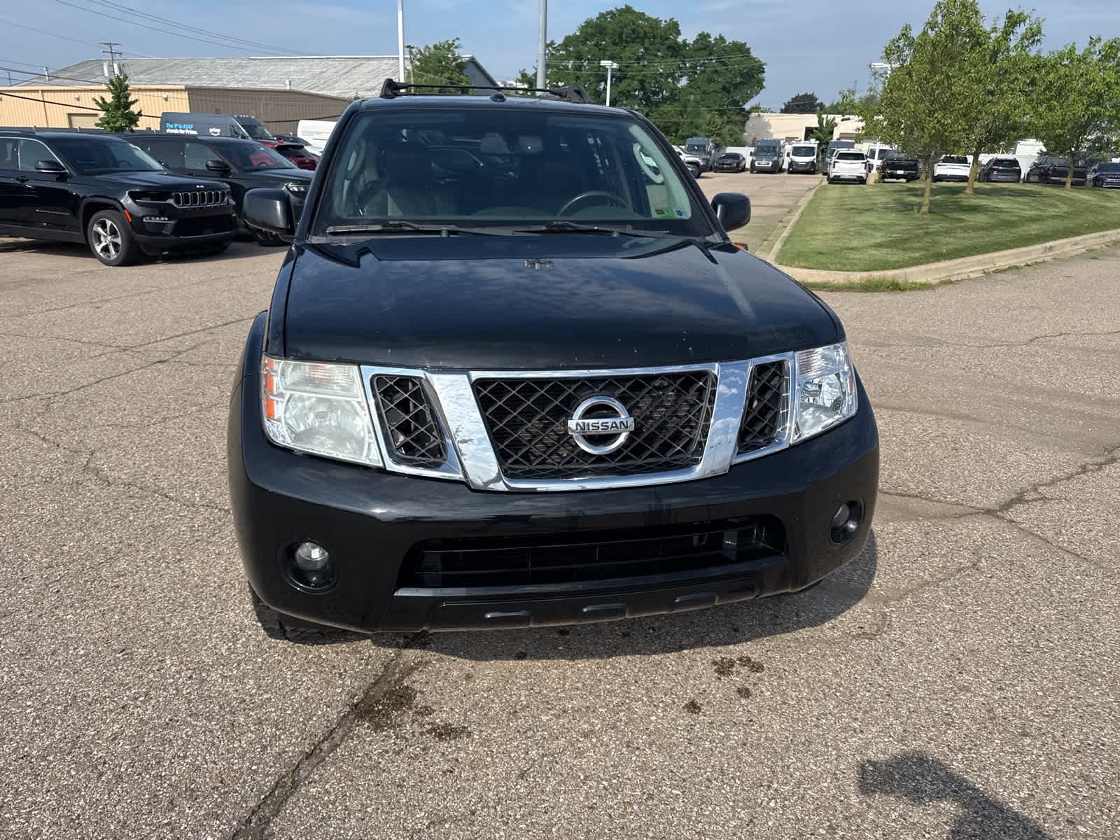 Thumbnail: 2012 Nissan Pathfinder - 6
