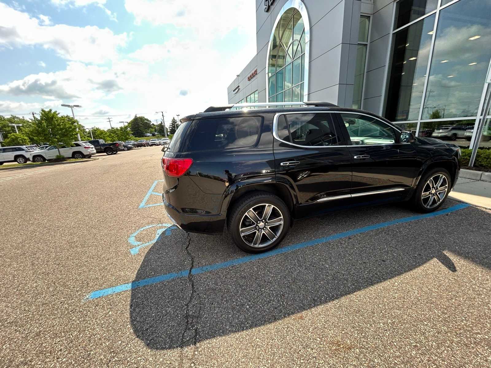 Thumbnail: 2019 GMC Acadia - 11