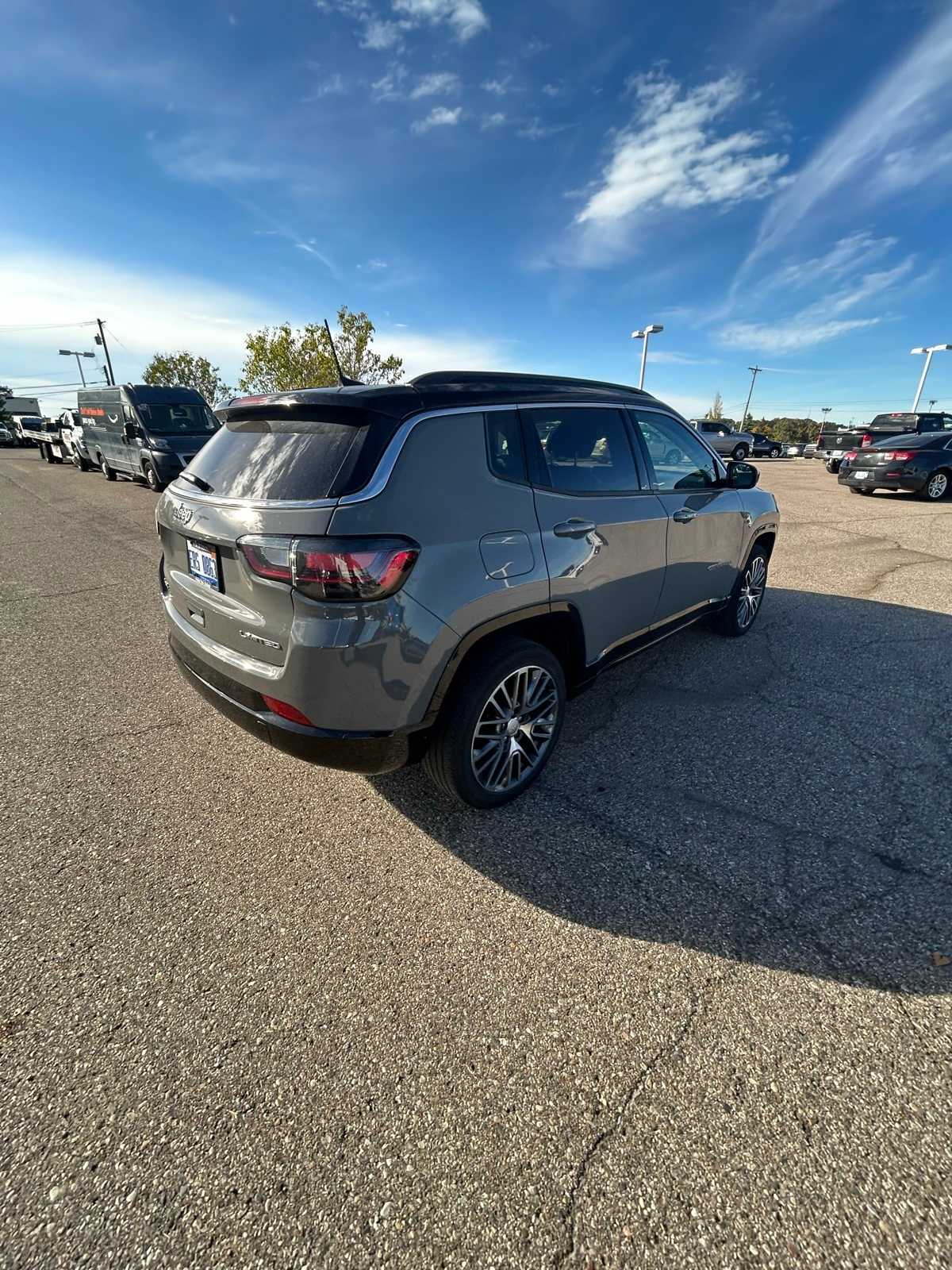Thumbnail: 2022 Jeep Compass - 14