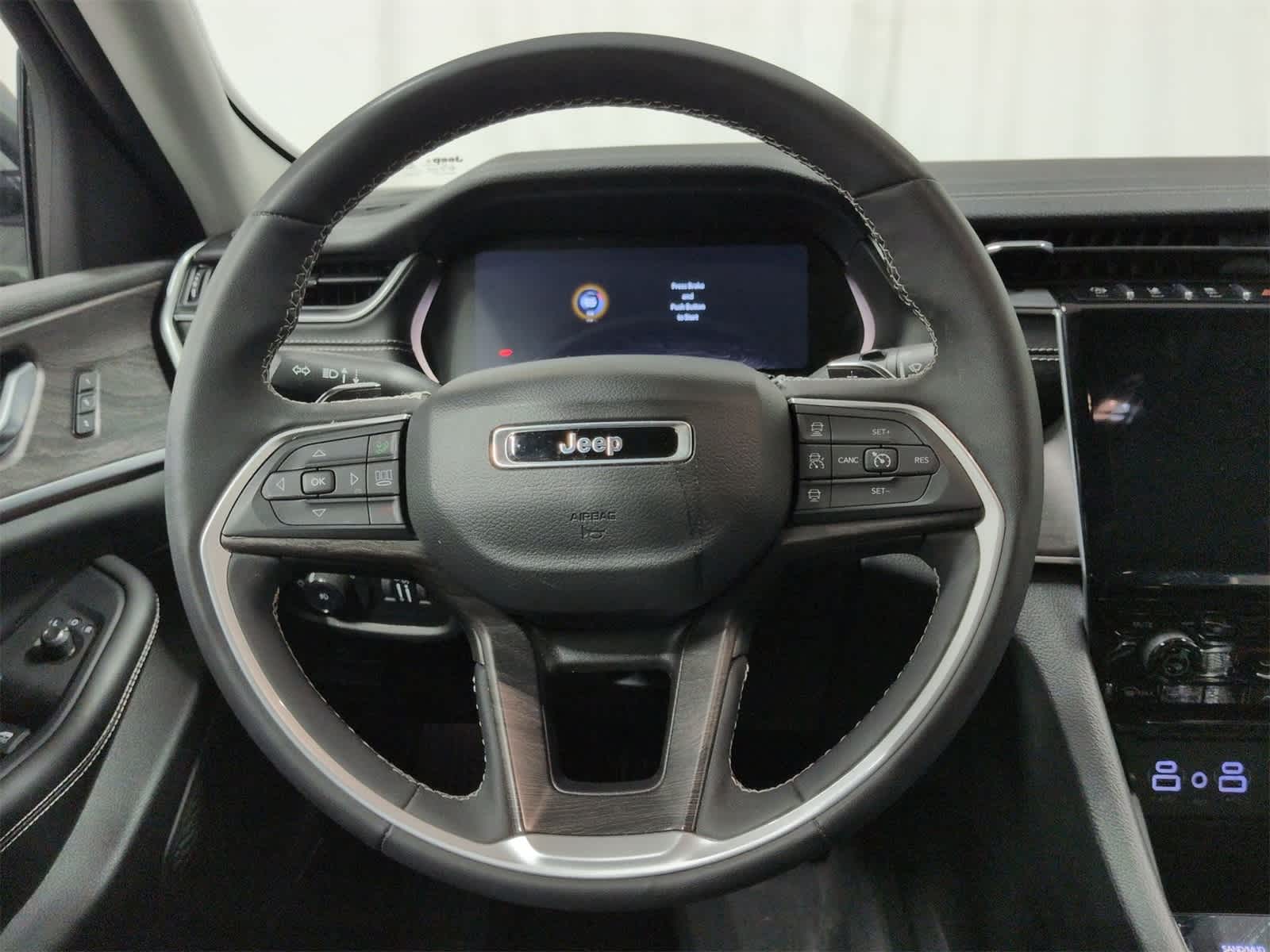 Thumbnail: 2023 Jeep Grand Cherokee - 23