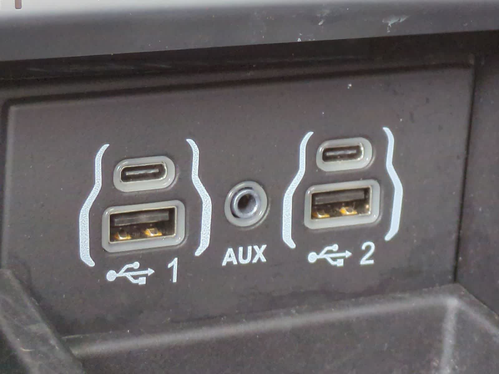 Thumbnail: 2022 Chrysler Pacifica - 34