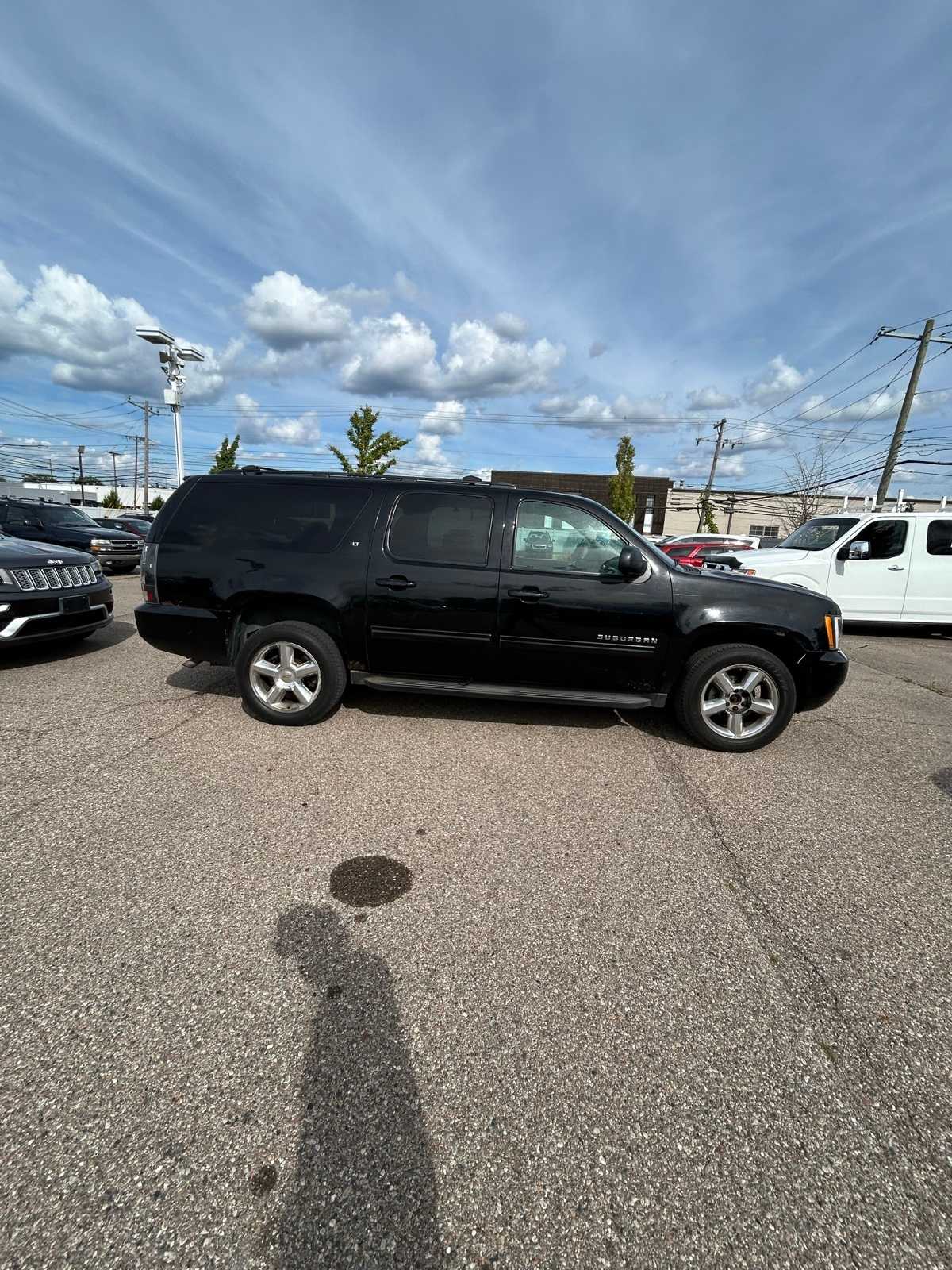 Thumbnail: 2011 Chevrolet Suburban - 12