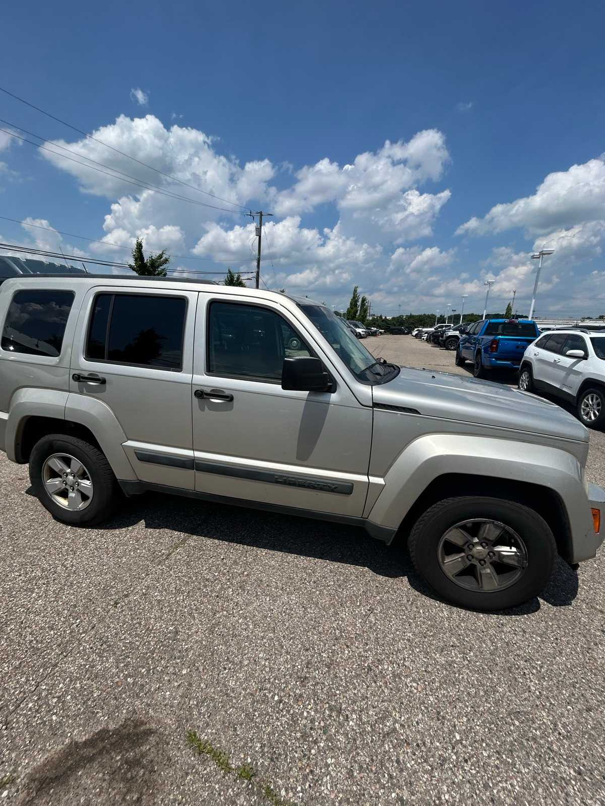 Thumbnail: 2009 Jeep Liberty - 9