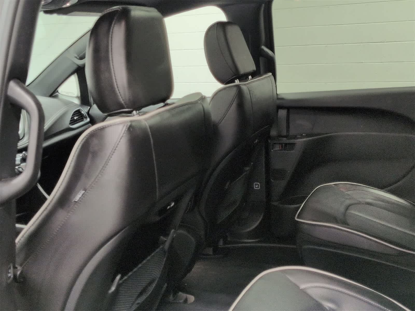 Thumbnail: 2022 Chrysler Pacifica - 19