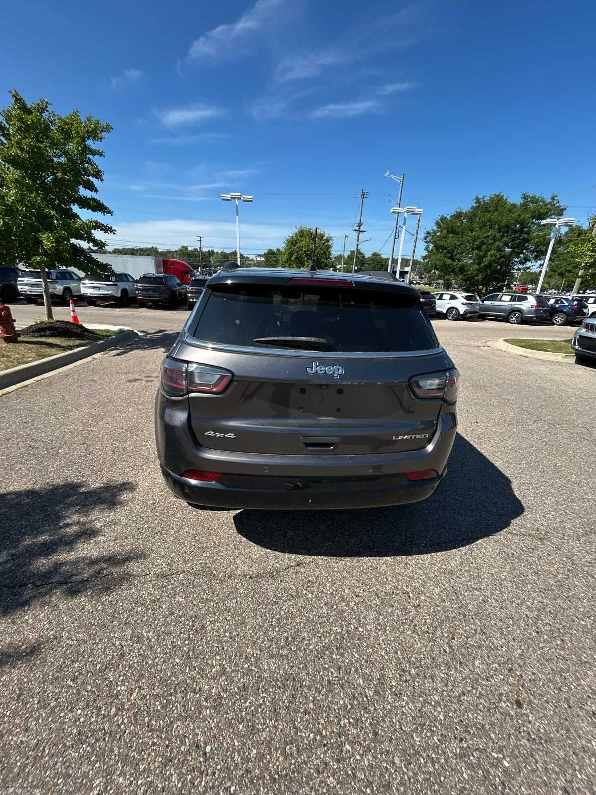 Thumbnail: 2022 Jeep Compass - 21