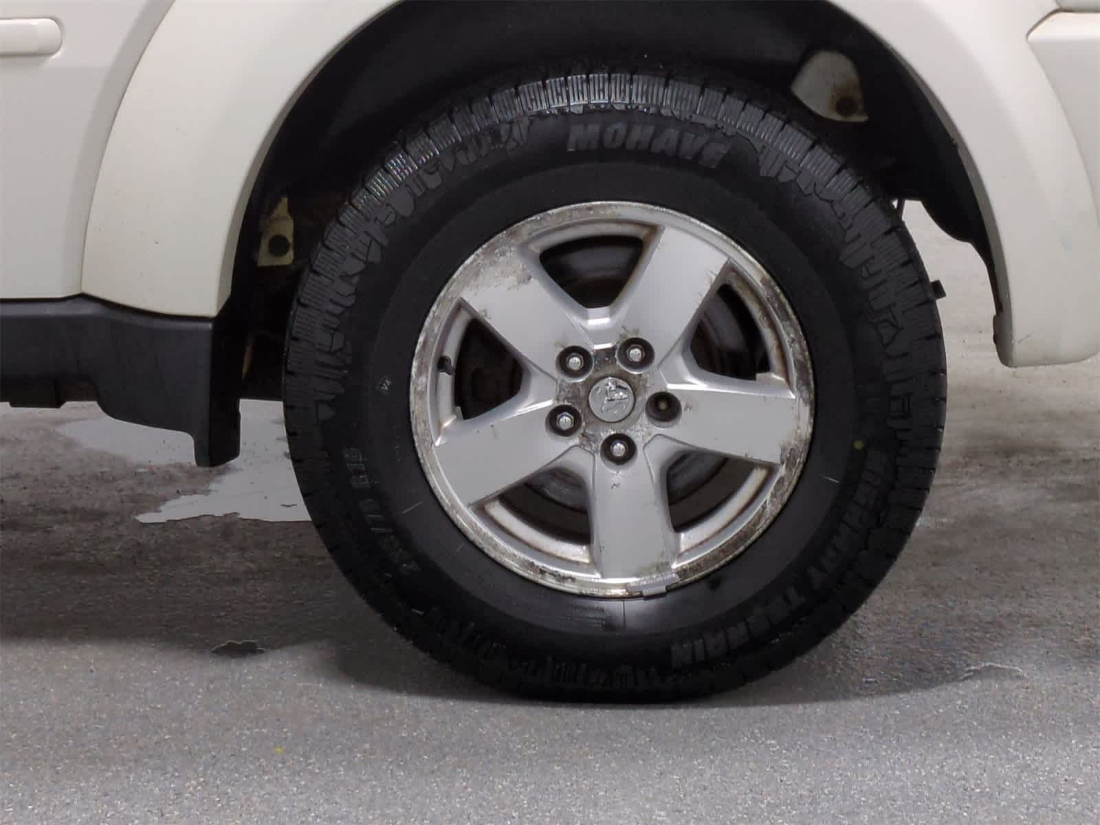 Thumbnail: 2009 Dodge Nitro - 14