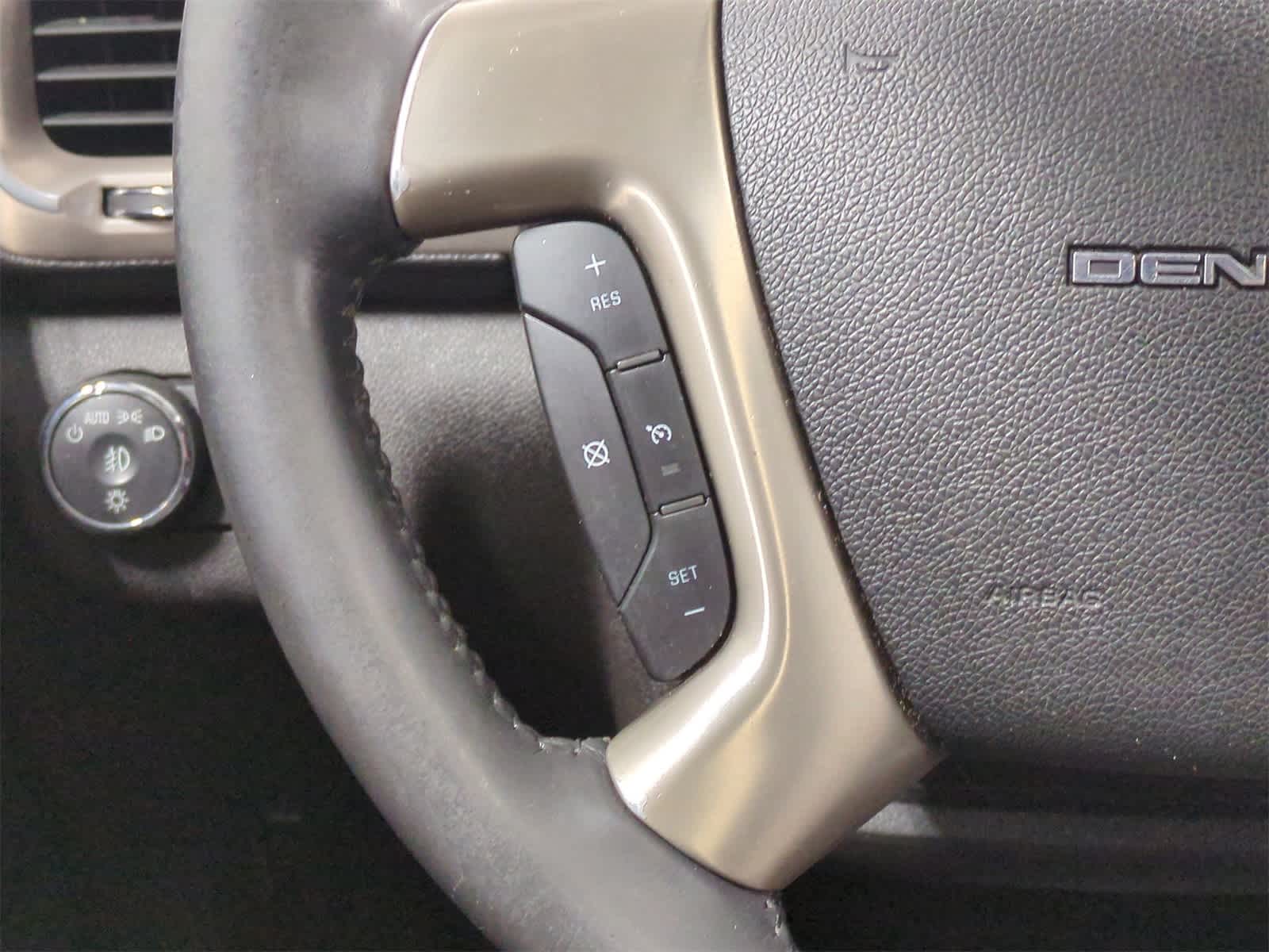 Thumbnail: 2013 GMC Acadia - 26