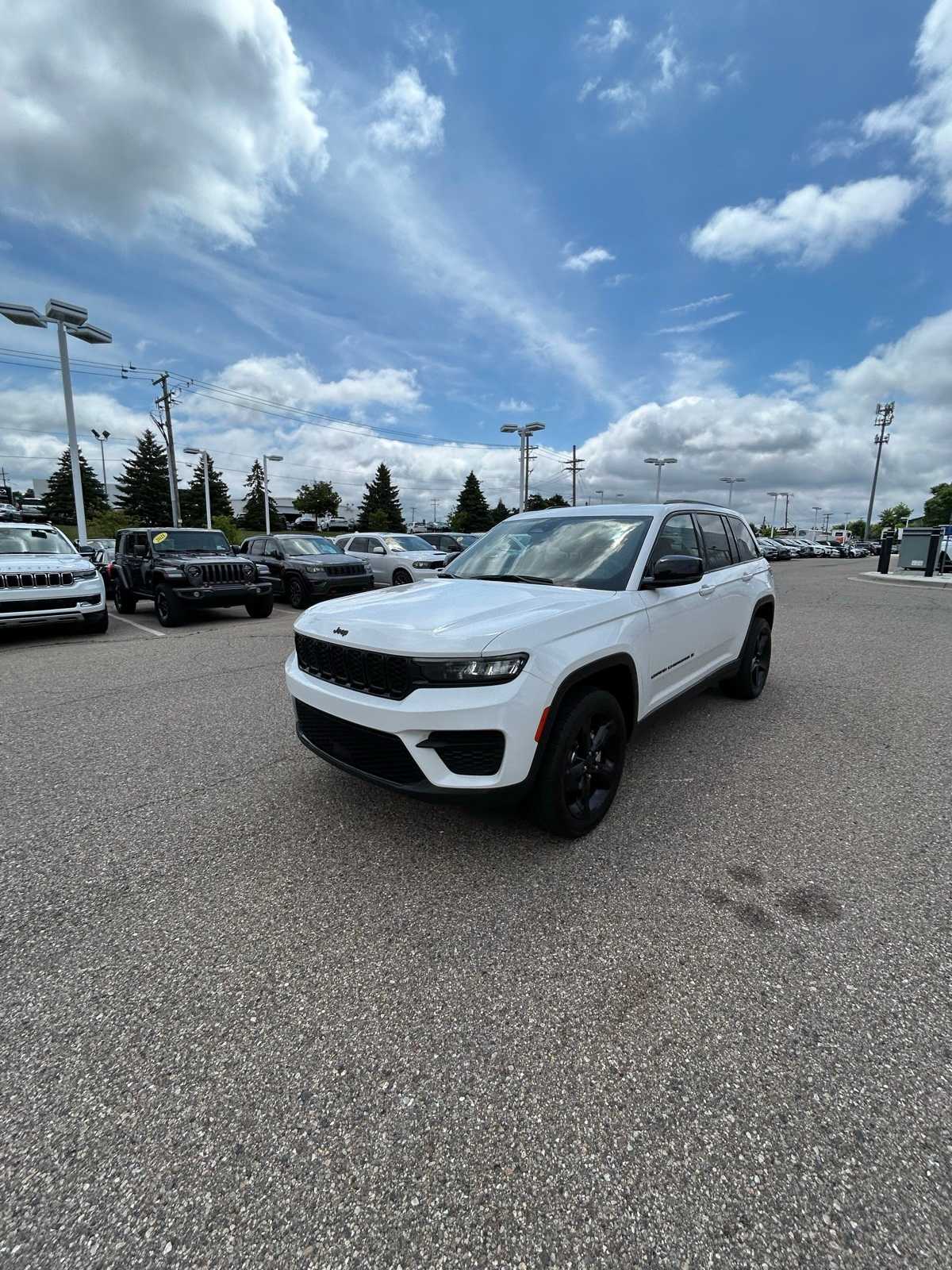 Thumbnail: 2023 Jeep Grand Cherokee - 2