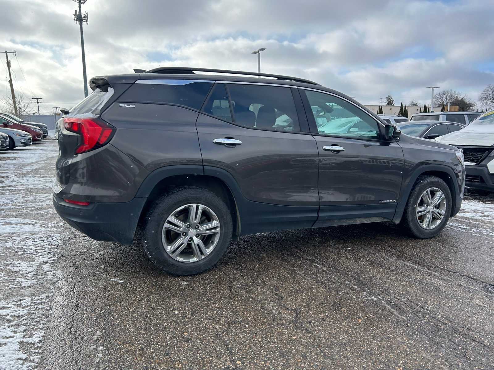 Thumbnail: 2020 GMC Terrain - 17