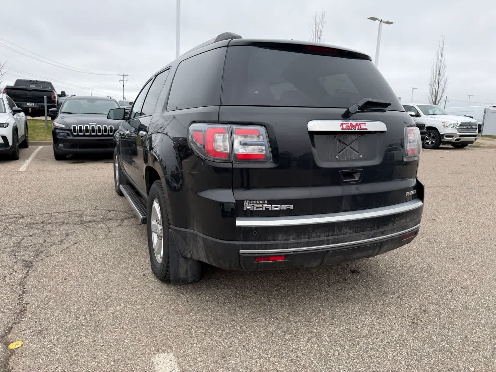 Thumbnail: 2016 GMC Acadia - 24