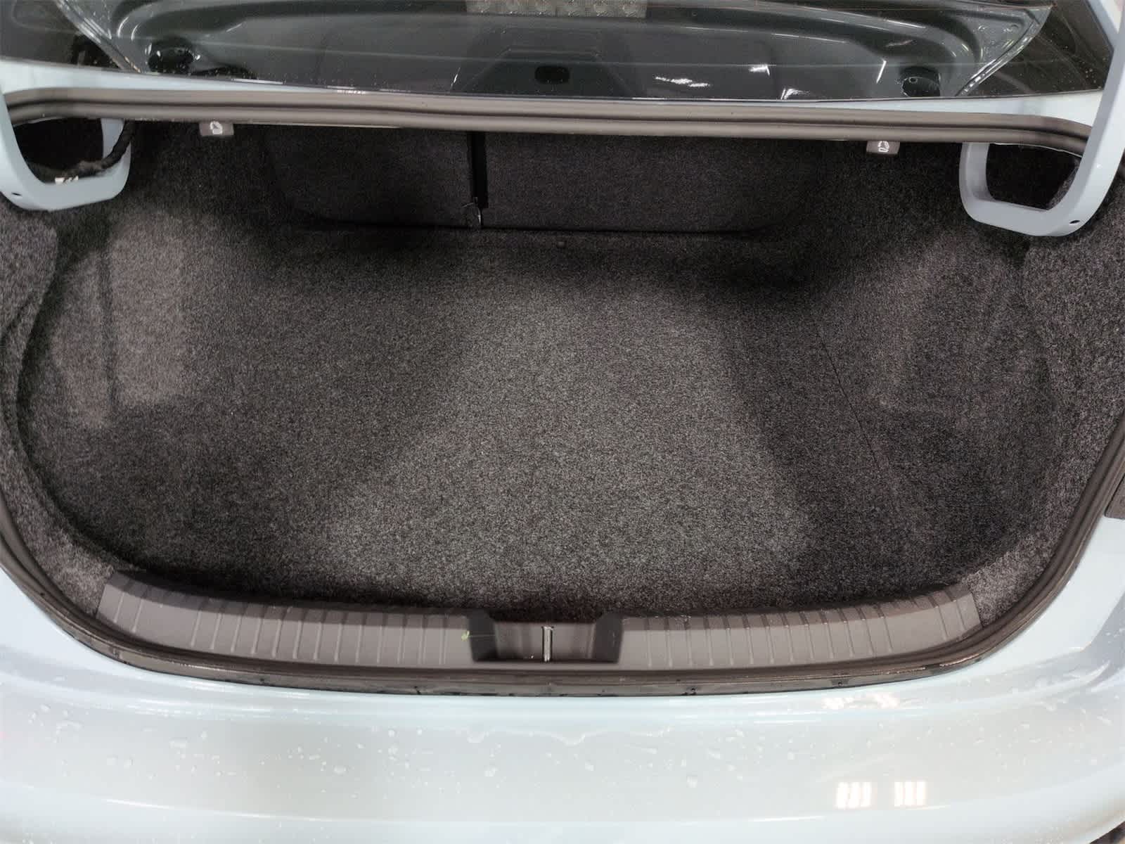 Thumbnail: 2025 Volkswagen Jetta - 36