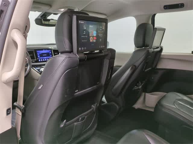 2017 Chrysler Pacifica Touring-L 19