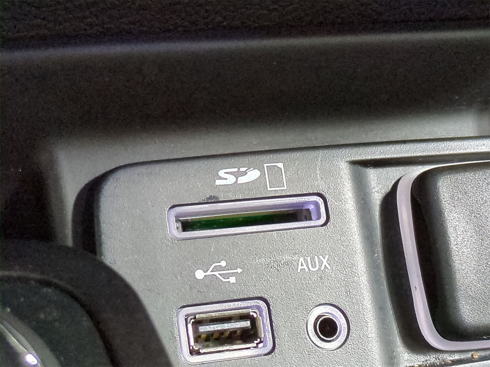 Thumbnail: 2016 Jeep Cherokee - 29