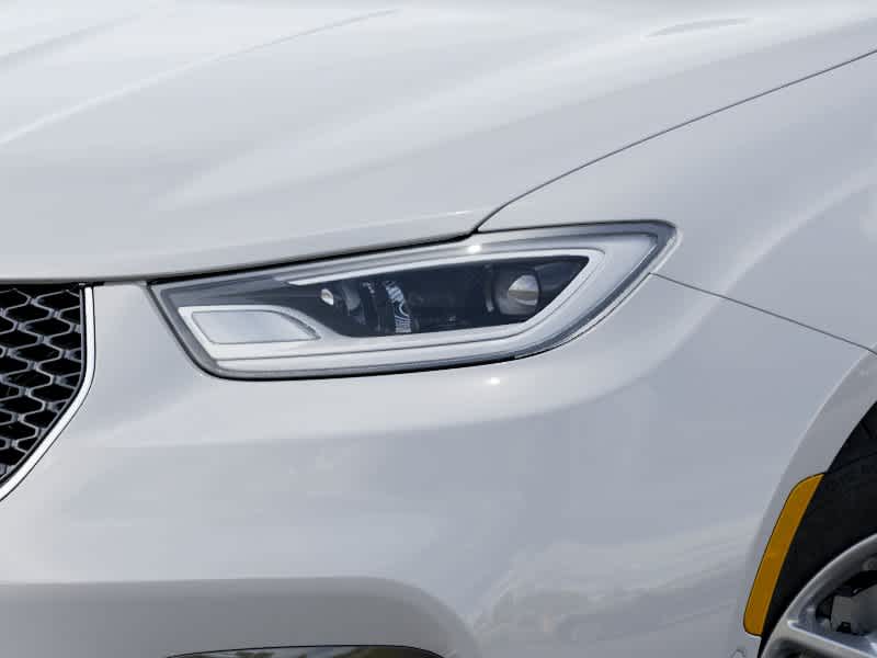 Thumbnail: 2026 Chrysler Pacifica - 10