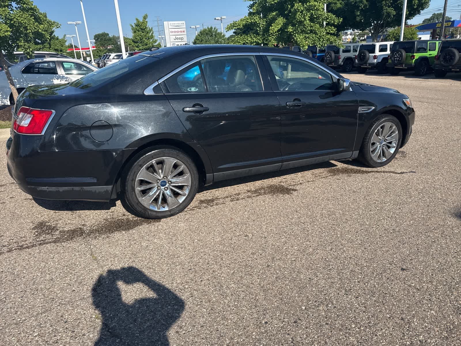 Thumbnail: 2010 Ford Taurus - 17