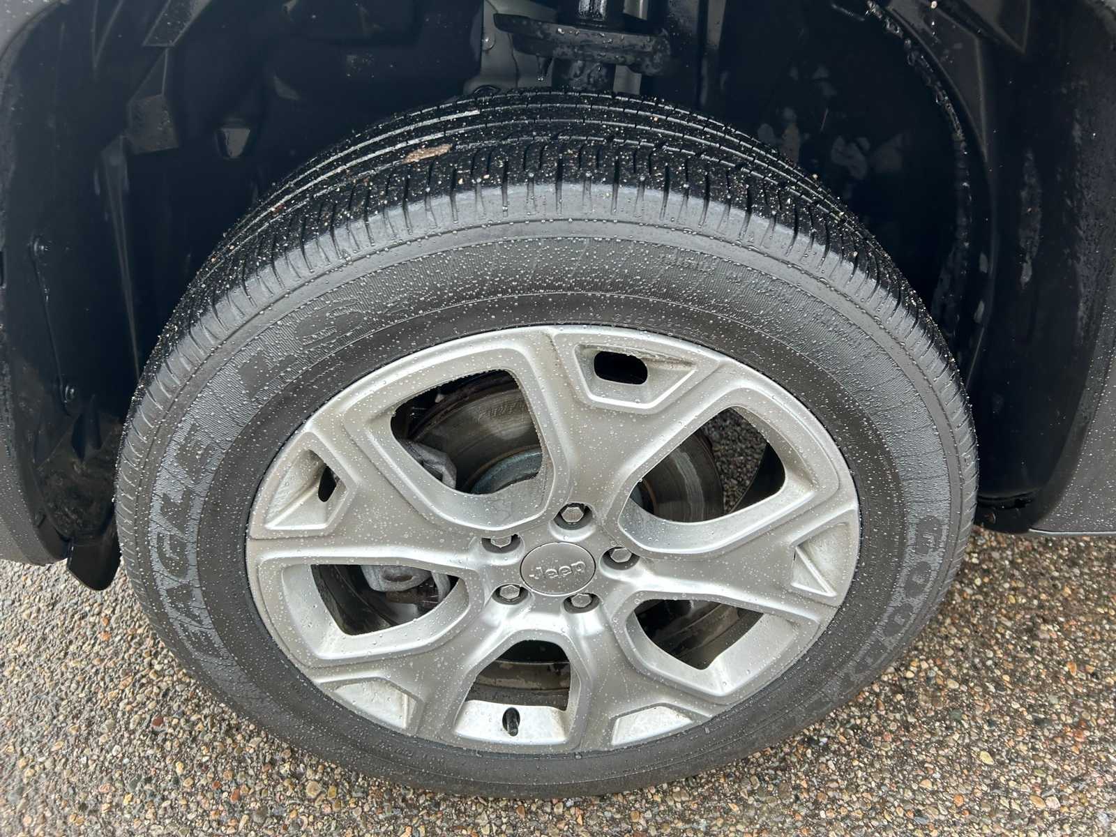 Thumbnail: 2019 Jeep Renegade - 28