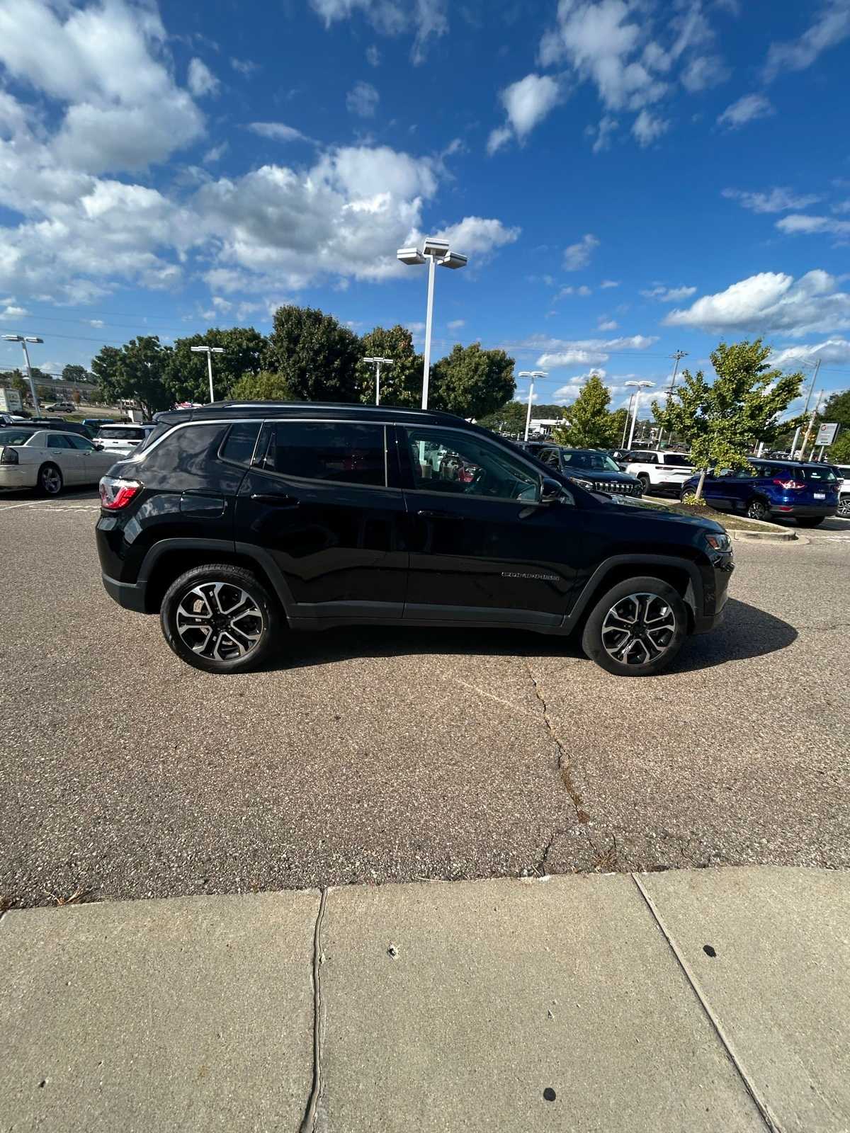 Thumbnail: 2022 Jeep Compass - 12