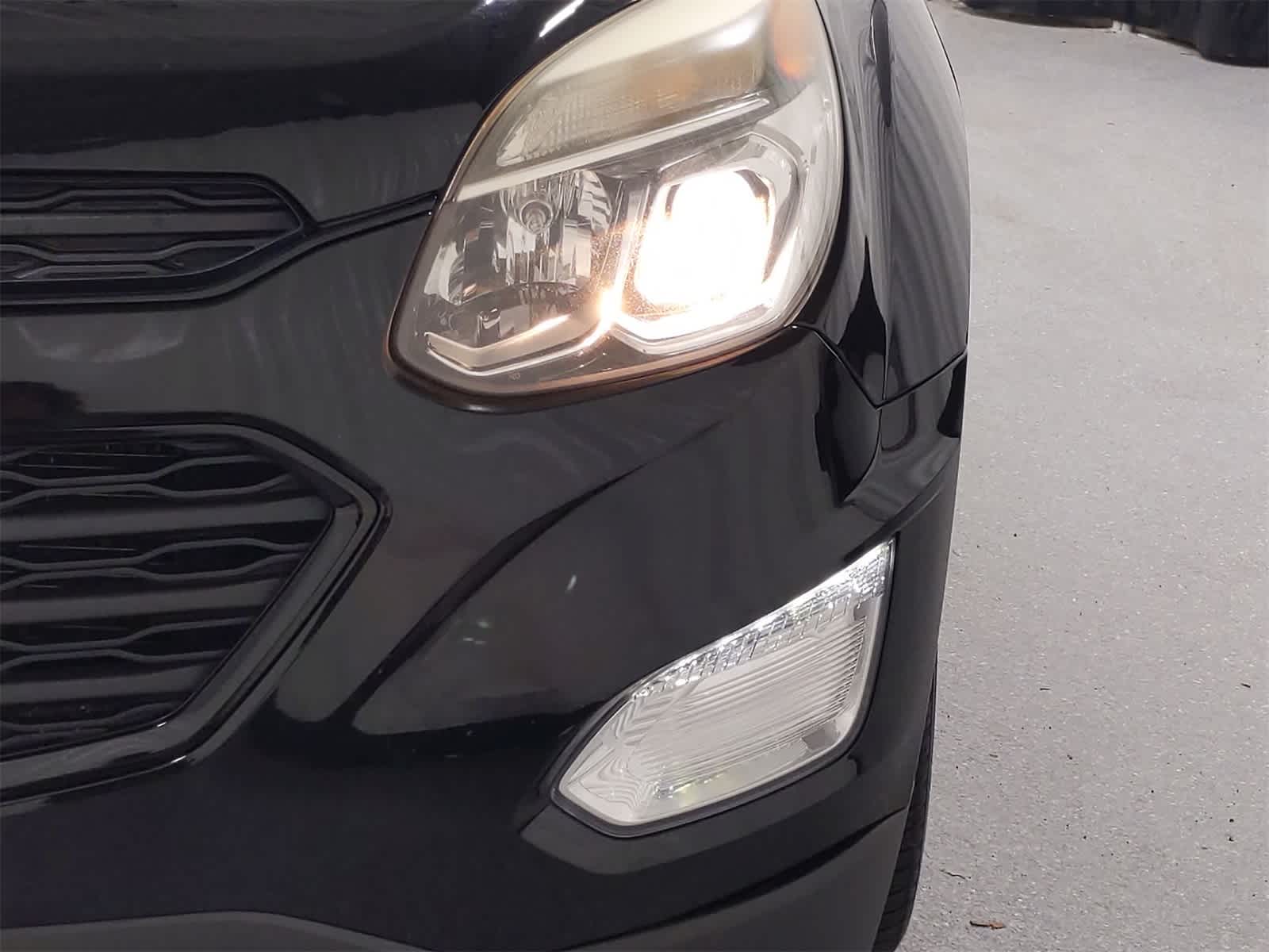 Thumbnail: 2017 Chevrolet Equinox - 11