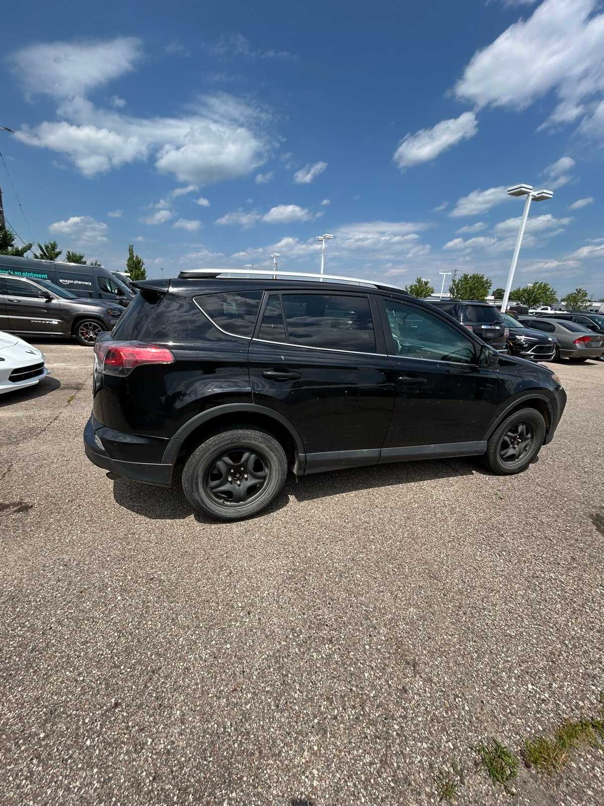 Thumbnail: 2016 Toyota RAV4 - 13