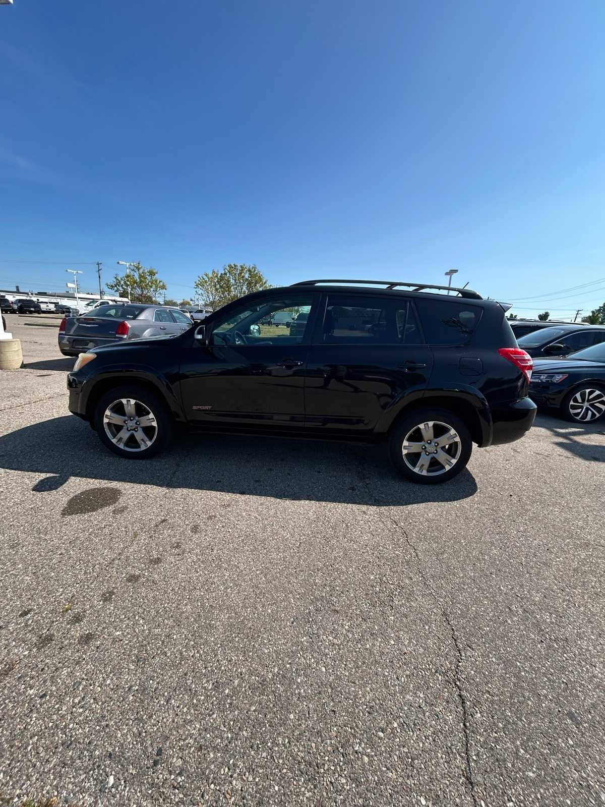 Thumbnail: 2010 Toyota RAV4 - 26