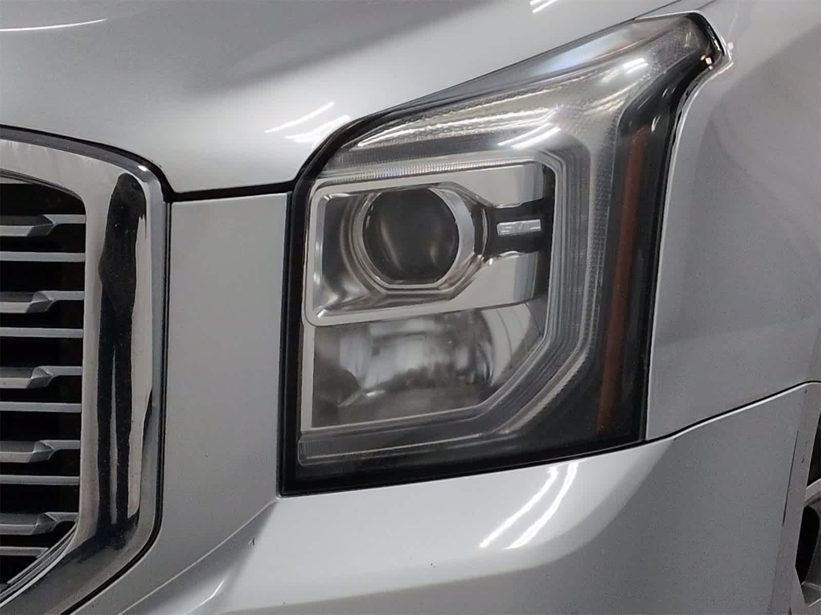 Thumbnail: 2020 GMC Yukon XL - 11