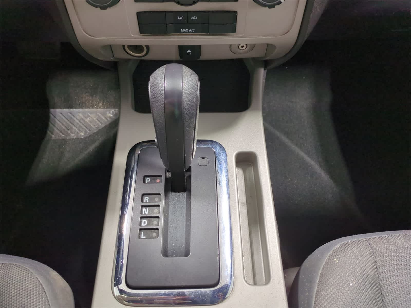 2009 Ford Escape XLT 28
