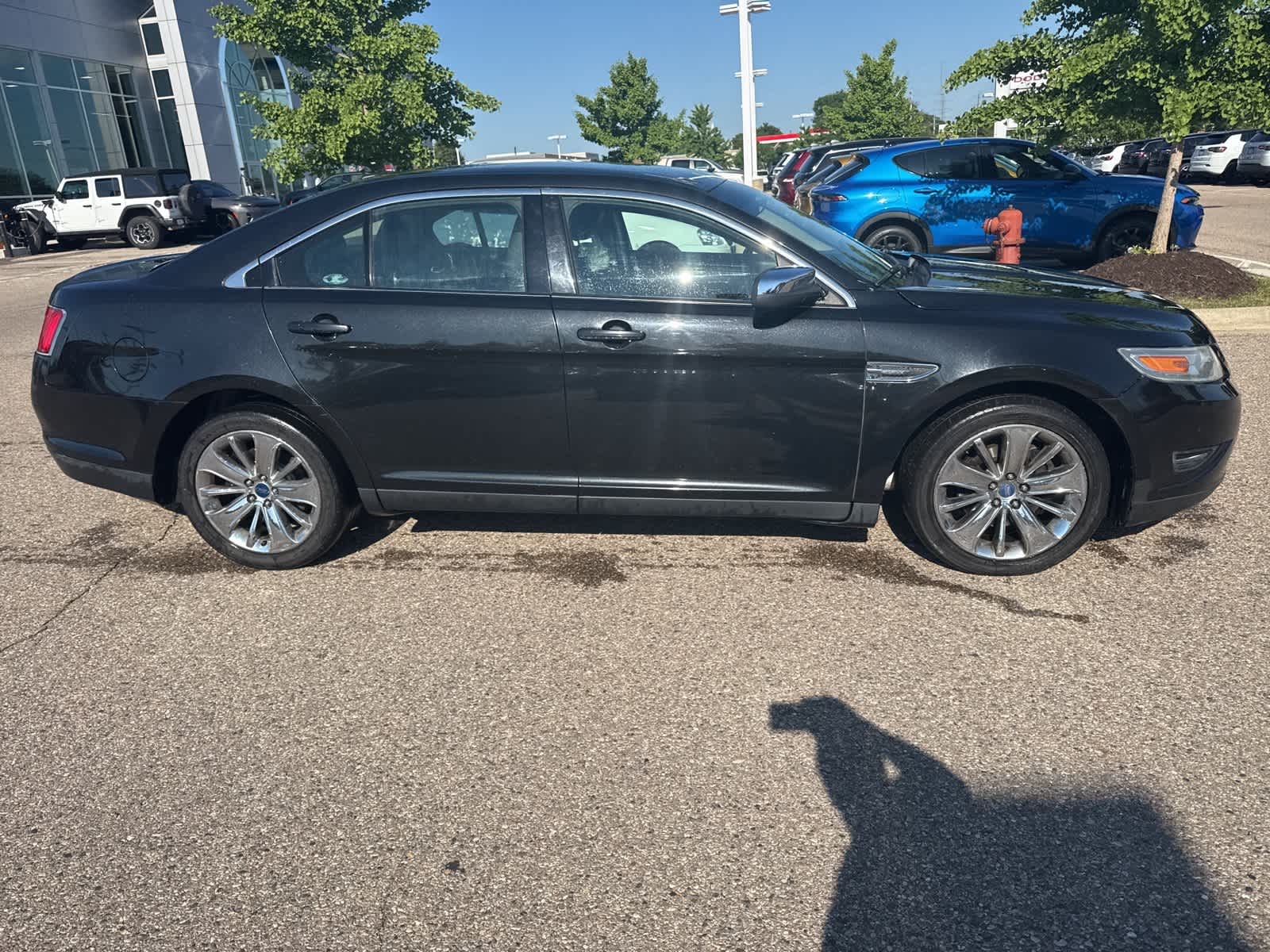 Thumbnail: 2010 Ford Taurus - 13