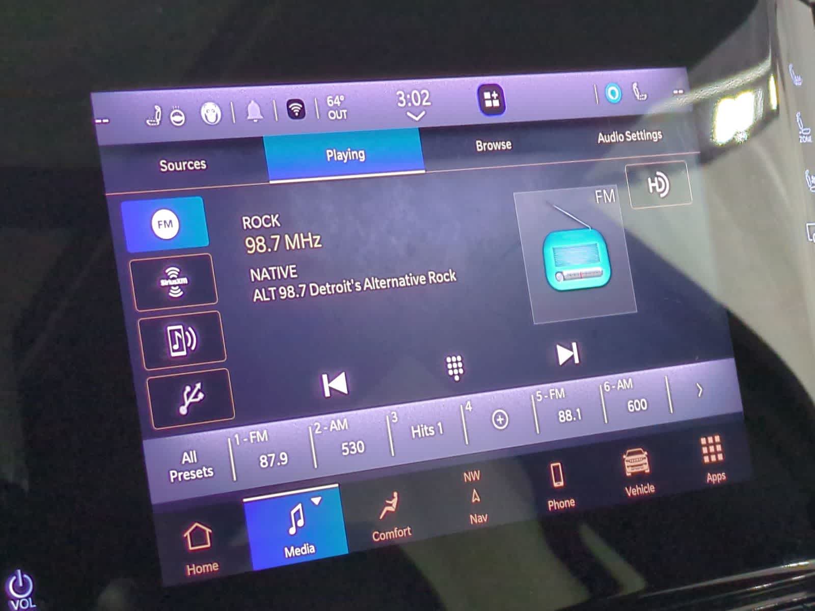 Thumbnail: 2023 Jeep Wagoneer - 28