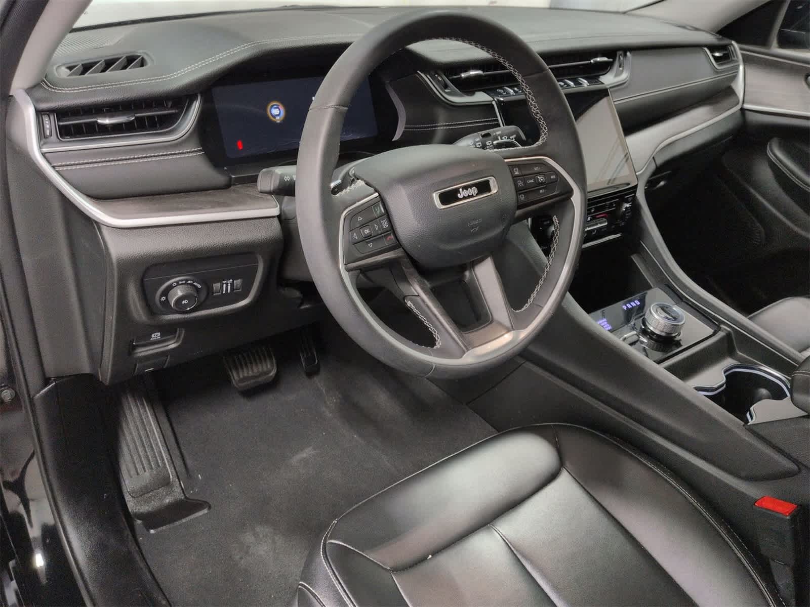 Thumbnail: 2023 Jeep Grand Cherokee - 10