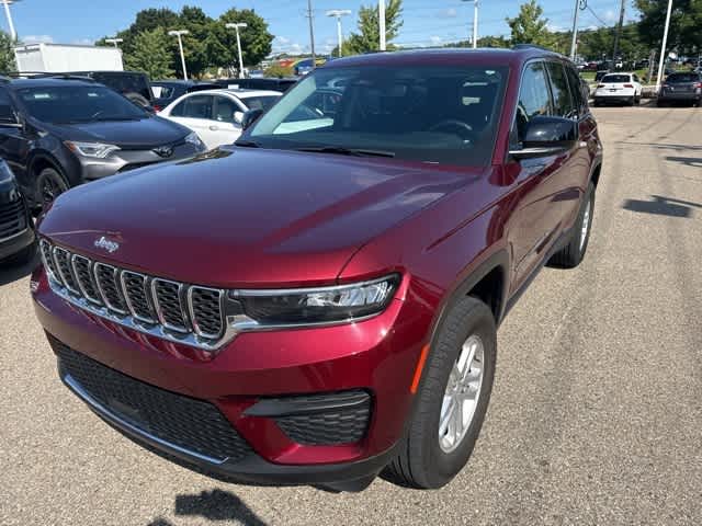 Used 2022 Jeep Grand Cherokee Laredo with VIN 1C4RJHAG5N8633214 for sale in Farmington, MI