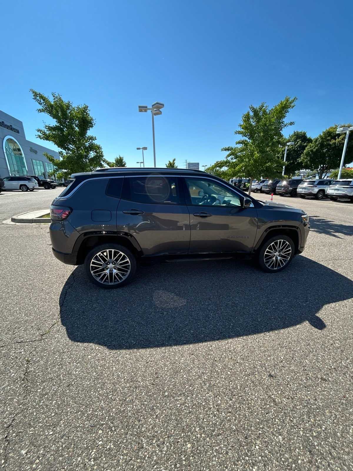 Thumbnail: 2022 Jeep Compass - 16