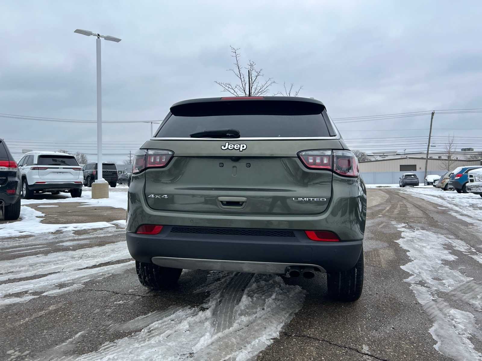 Thumbnail: 2021 Jeep Compass - 15