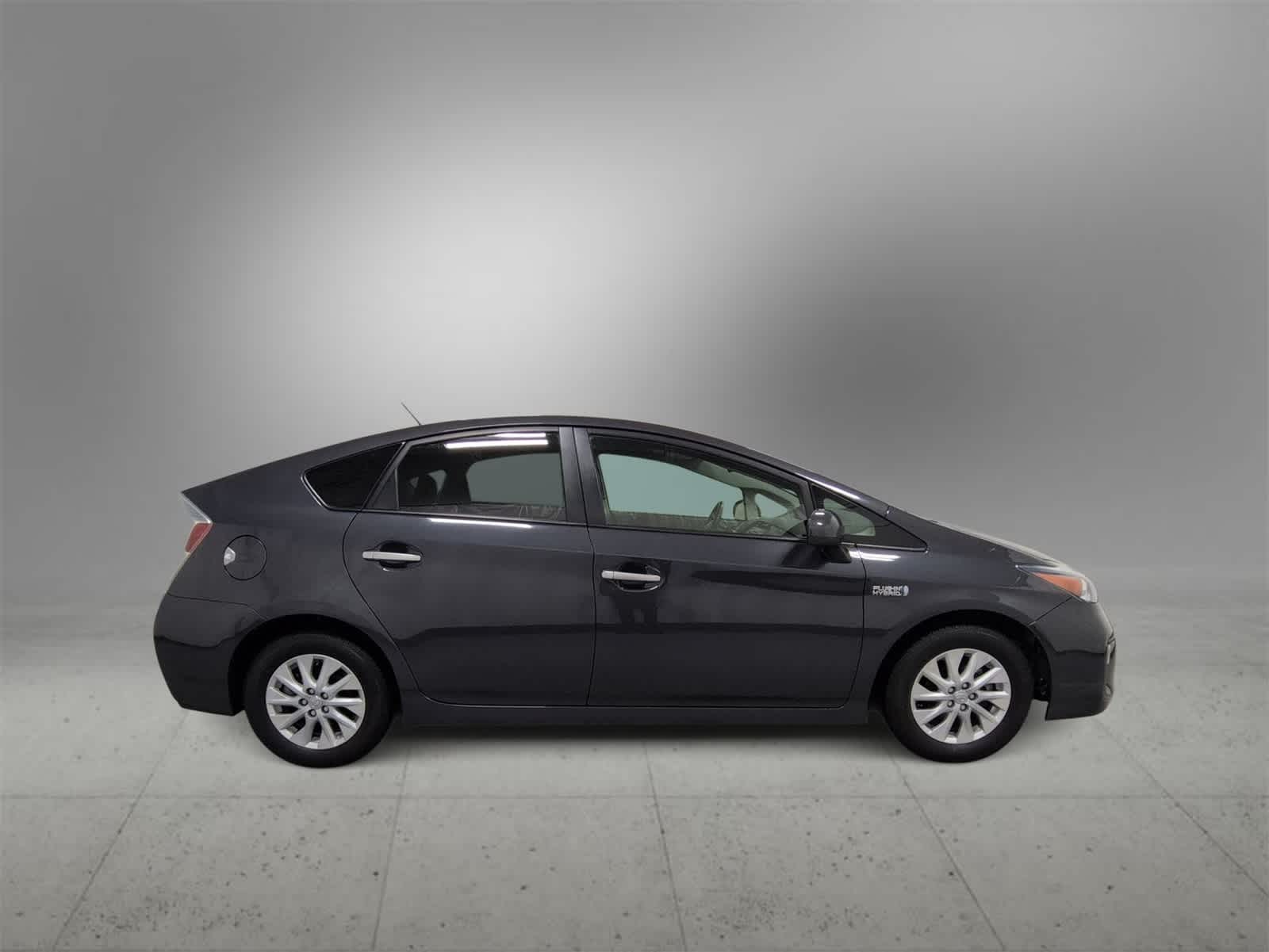 Thumbnail: 2015 Toyota Prius - 9