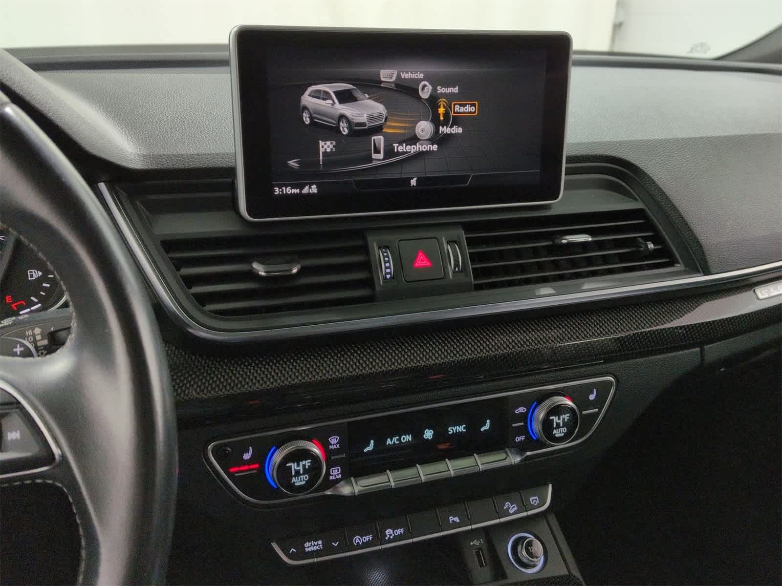 Thumbnail: 2019 Audi SQ5 - 30