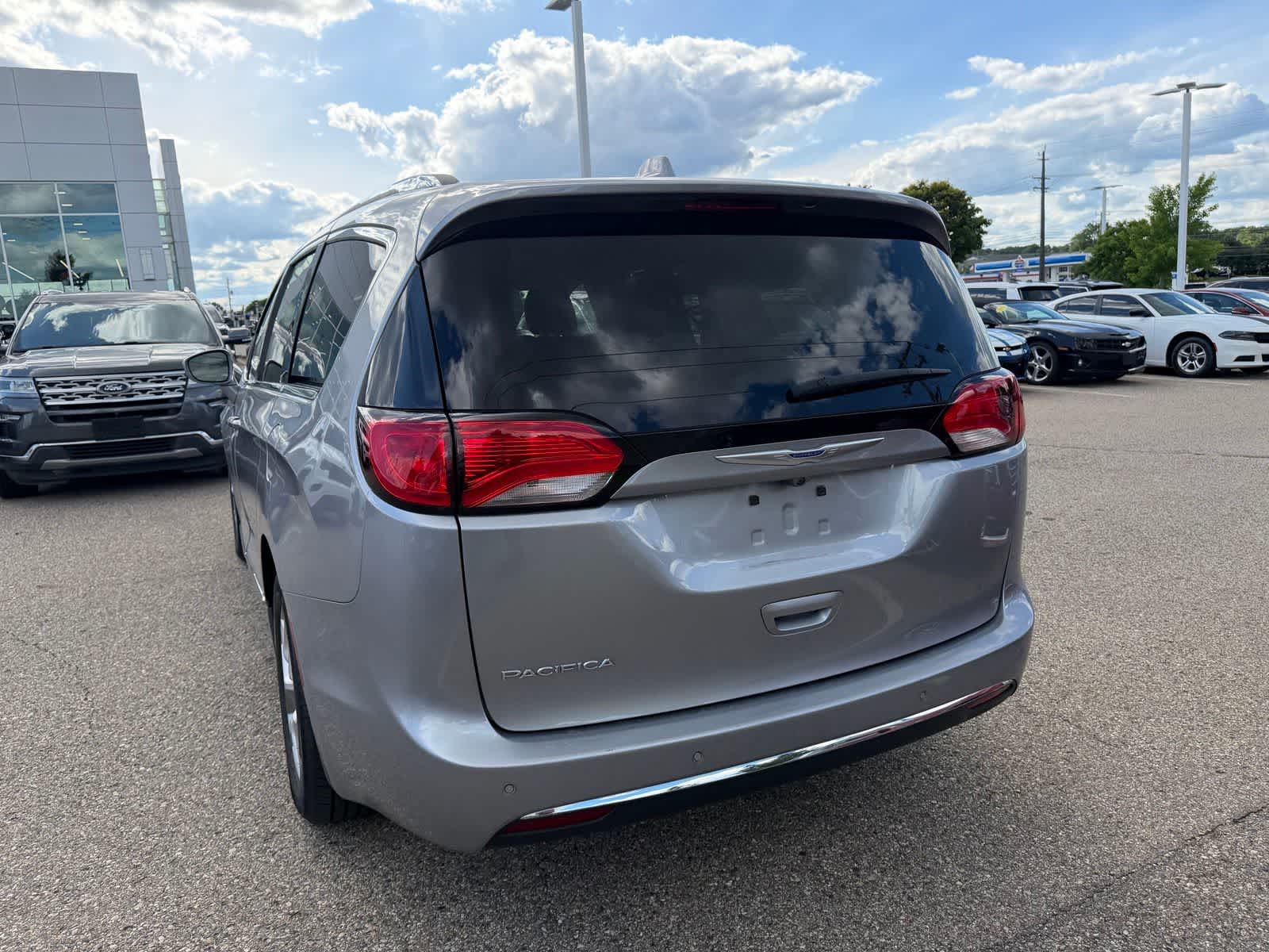 Thumbnail: 2018 Chrysler Pacifica - 22