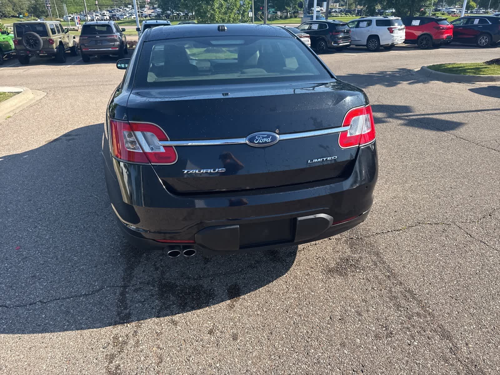 Thumbnail: 2010 Ford Taurus - 24