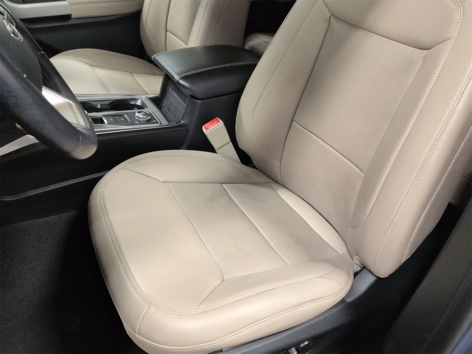 Thumbnail: 2021 Ford Explorer - 16