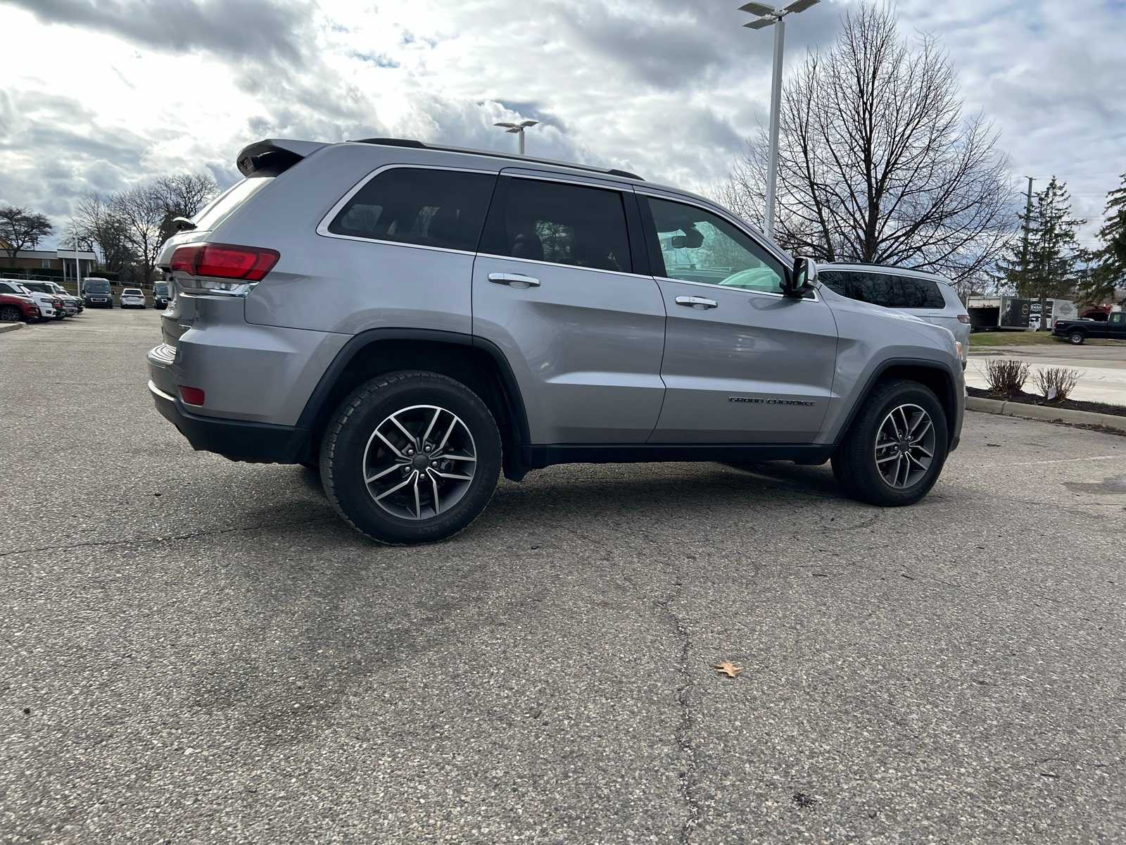 Thumbnail: 2020 Jeep Grand Cherokee - 14