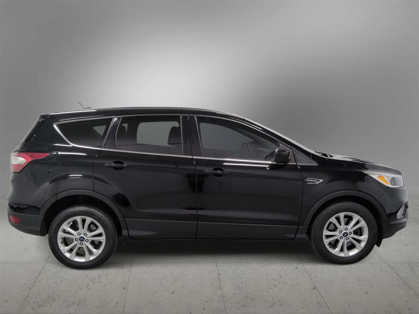 Thumbnail: 2017 Ford Escape - 9
